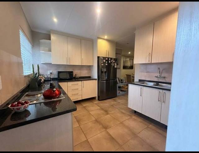 3 BEDROOM HOUSE FOR SALE IN WATERKLOOF EAST